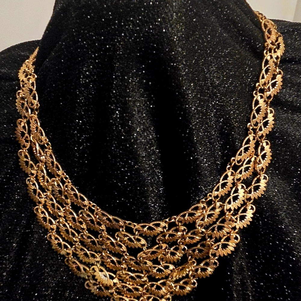 Elegant Gold Chain Necklace